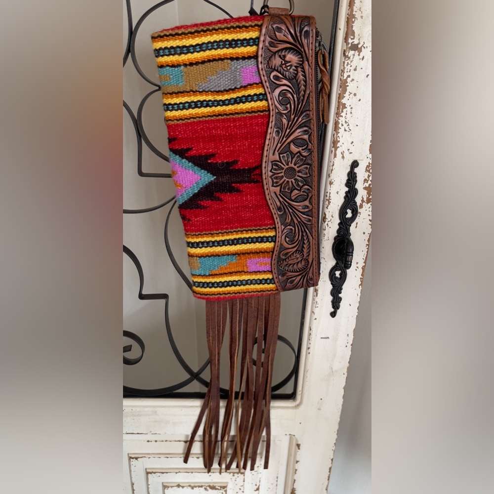 ❤️❤️ Western Saddle Blanket Wristlet With Fringe Genuine Tooled Leather❤️❤️